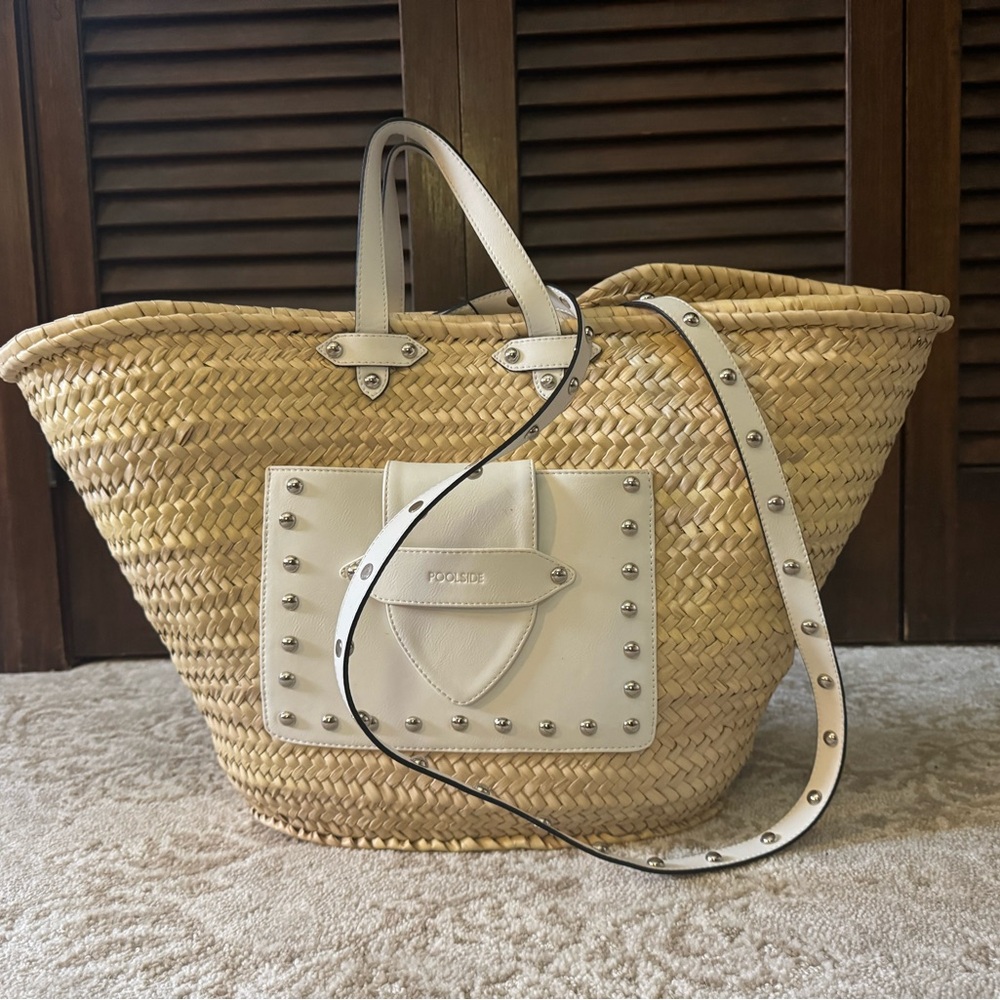 POOLSIDE studded straw beach tote